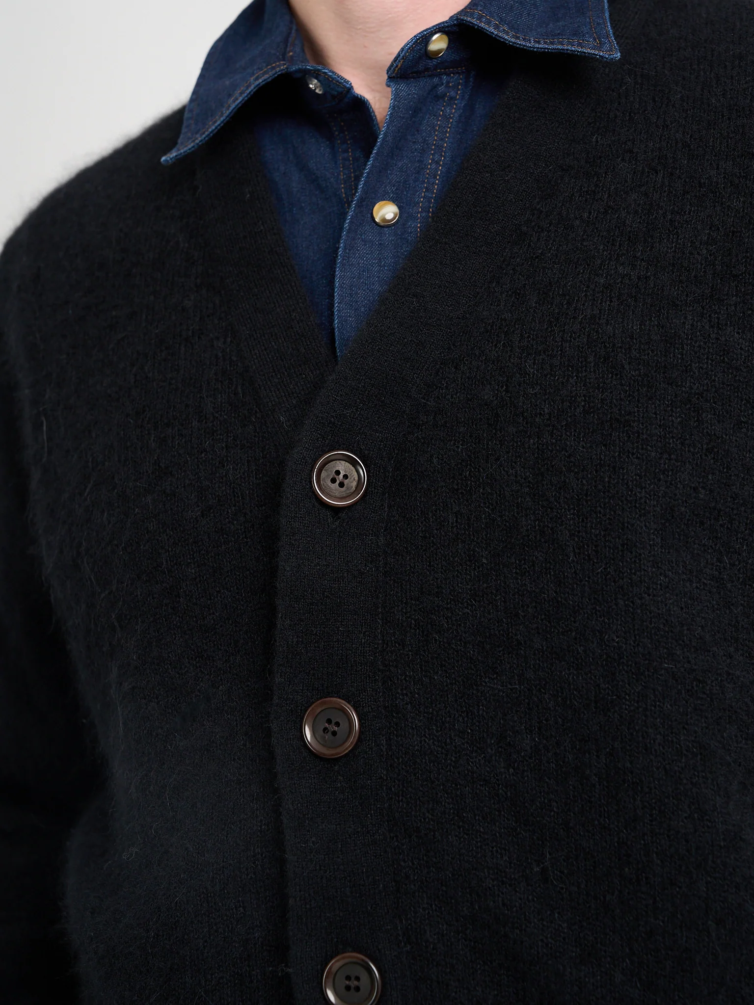 Caradale Cardigan Rosen Black - Image 4