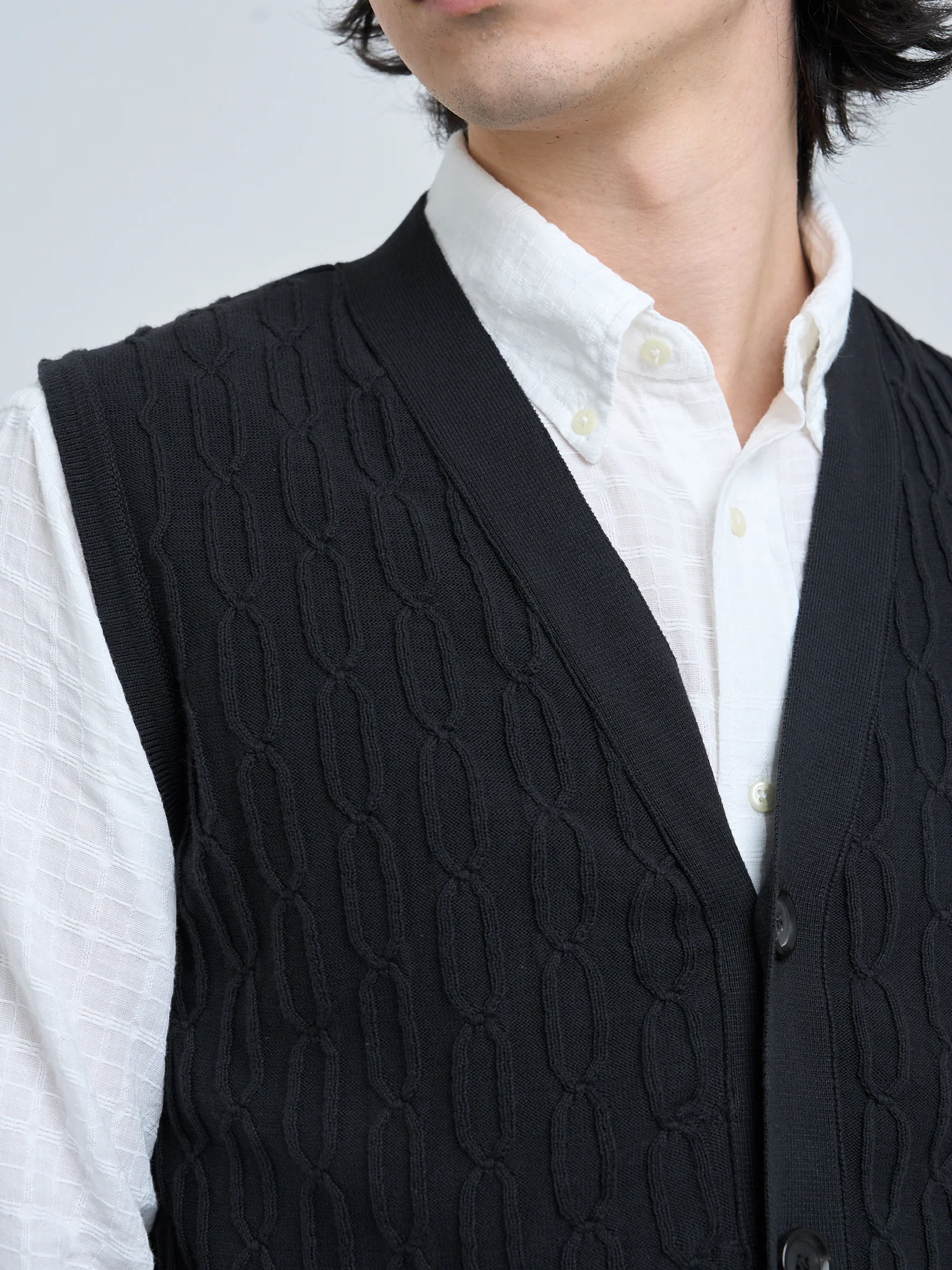 Dewsbury V Neck Penrose Black - Image 4