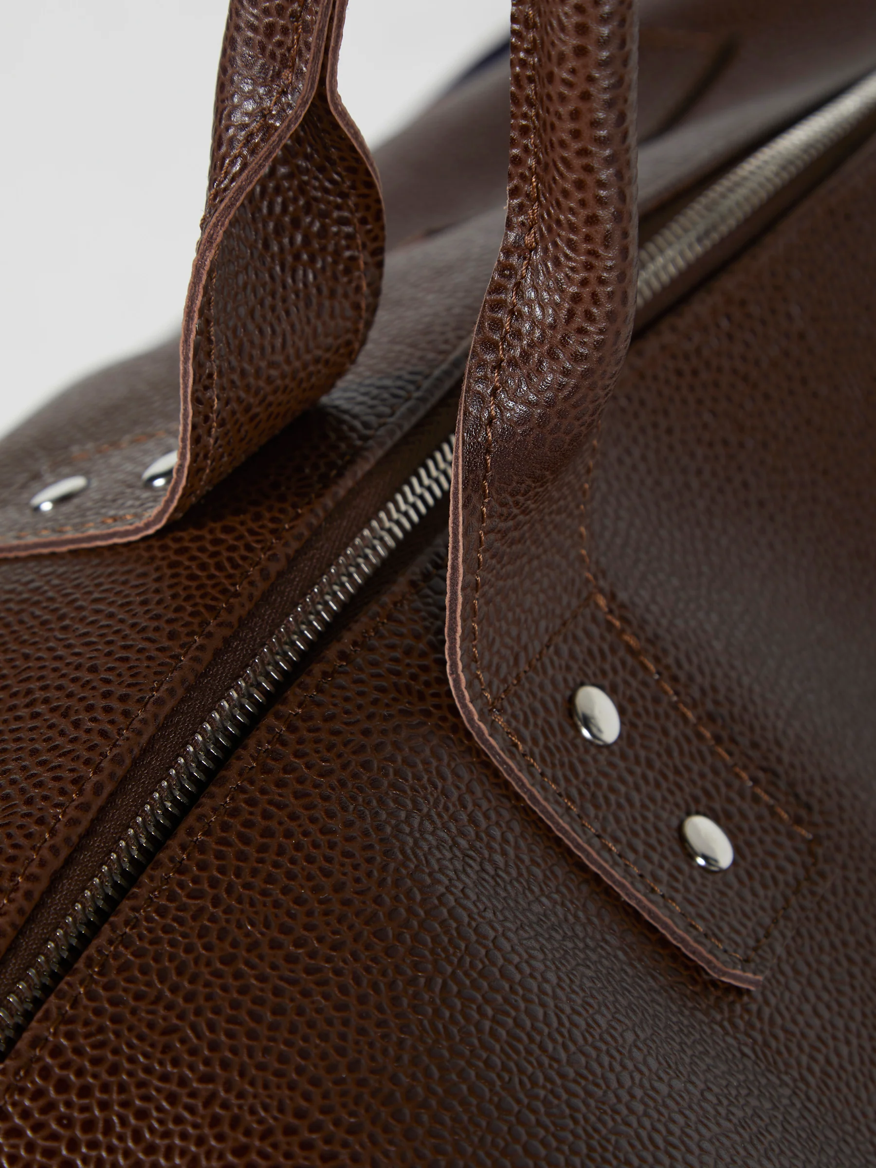 Doctor's Bag Pebble Leather Walnut - Image 3