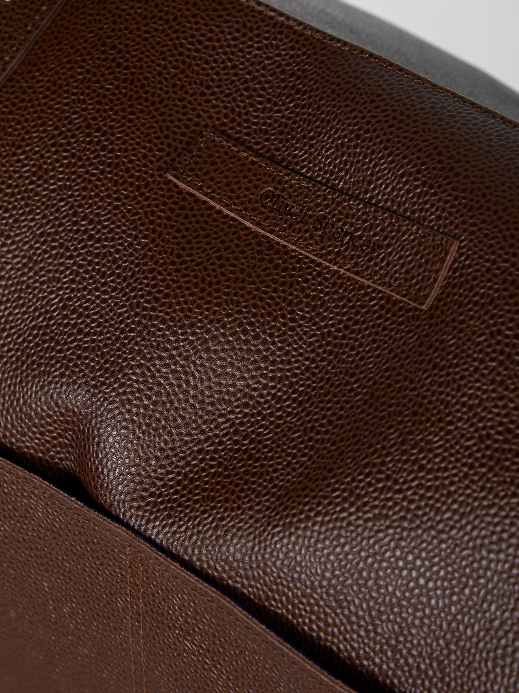 Doctor's Bag Pebble Leather Walnut - Image 4