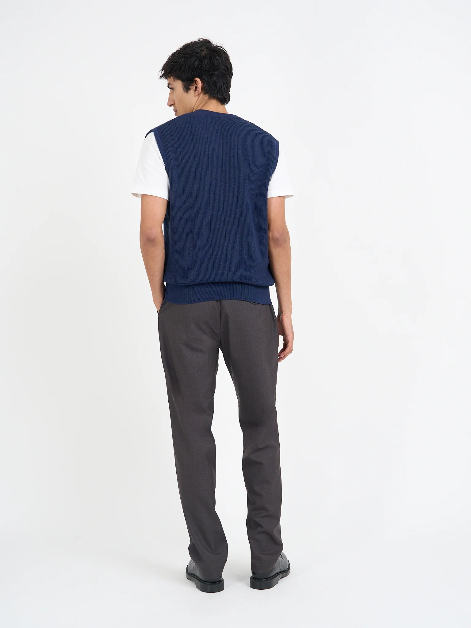 Graves V Neck Vest Overton Navy - Image 7